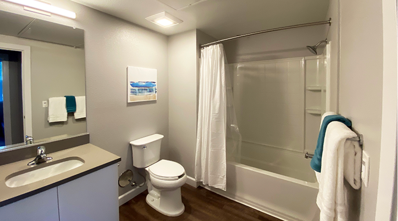 marina crossing bathroom